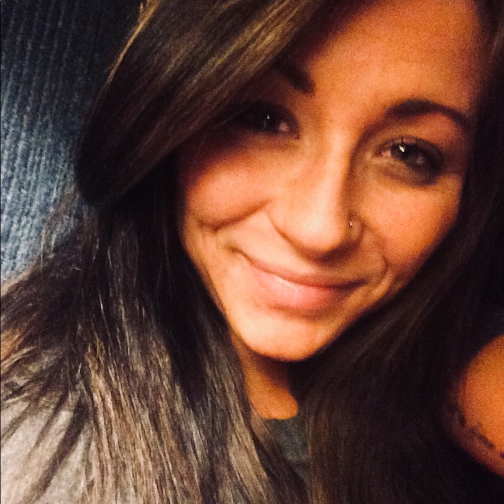 Meet your Posher, Christina